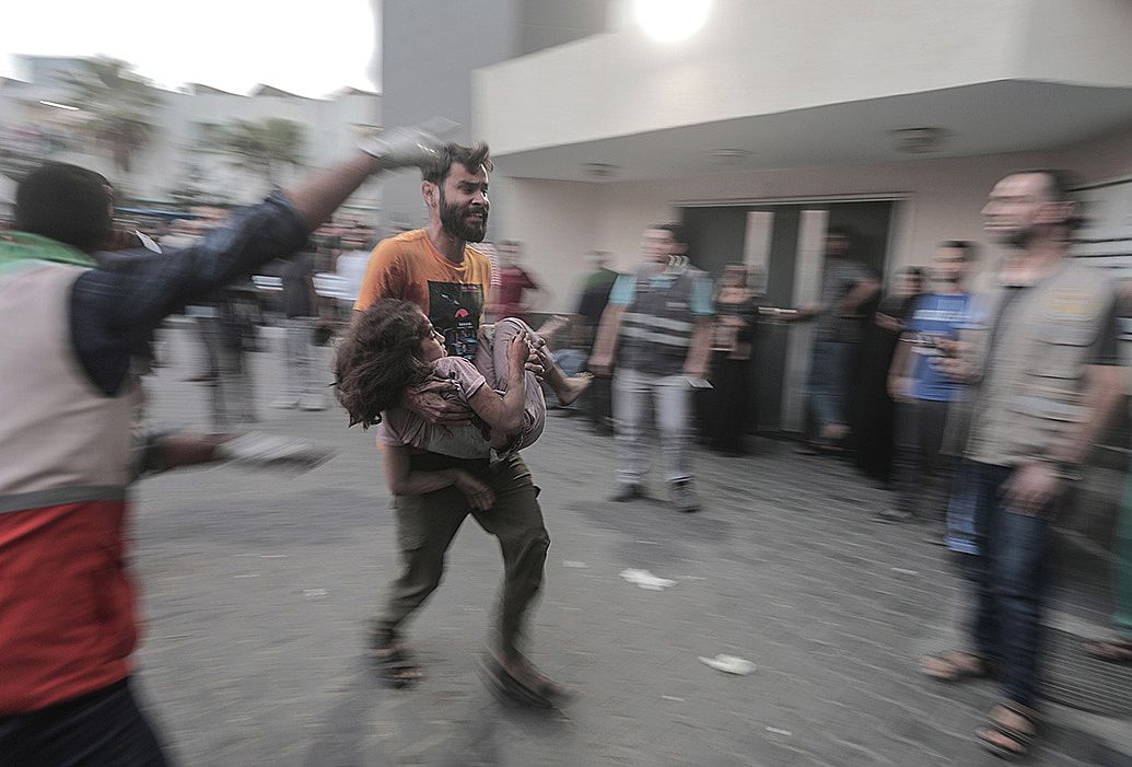 巴以最新战况丨以色列空袭持续，加沙33万人无家可归